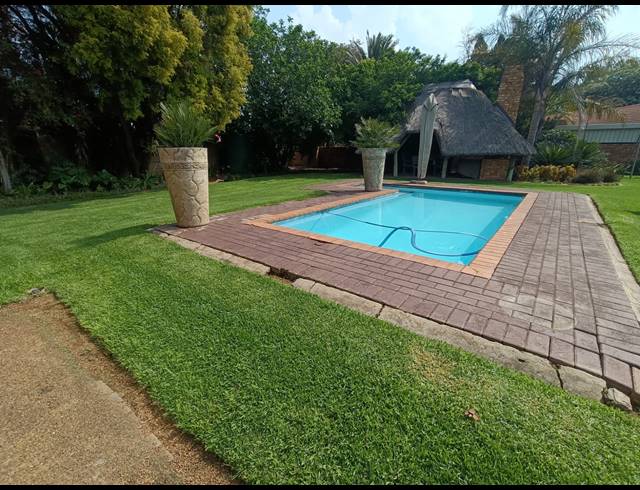 3 BEDROOM HOUSE FOR SALE IN VANDERBIJLPARK SW 2